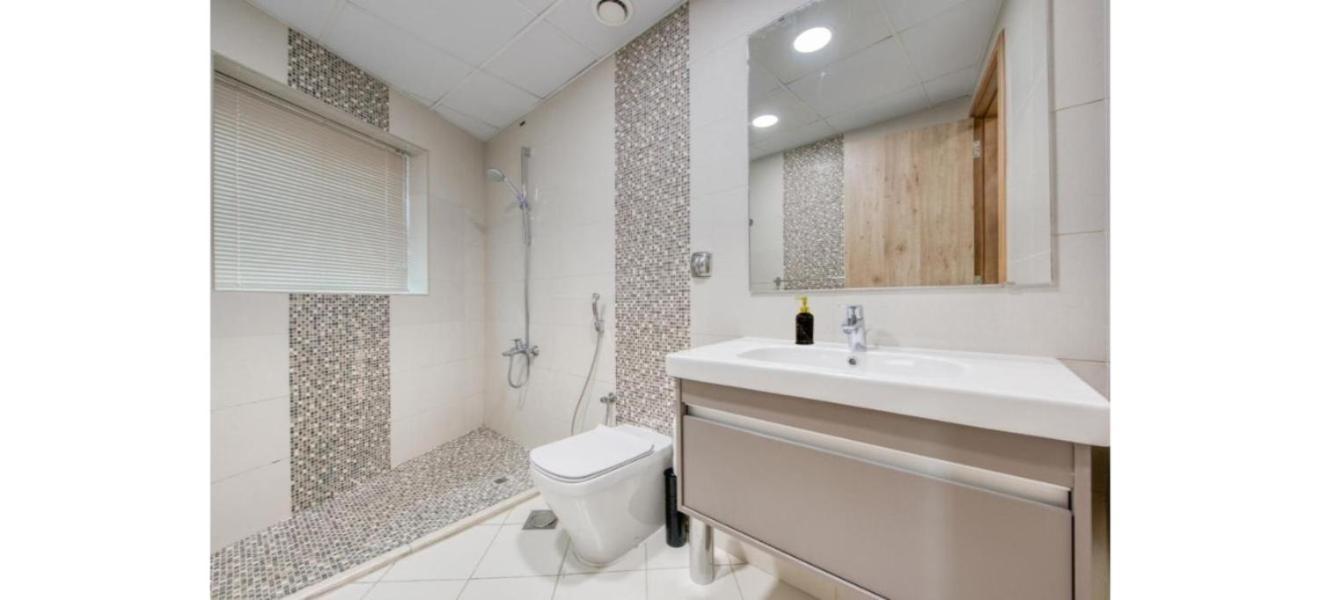 Luxurious 4-Bedroom Duplex Villa Apartment Near Jbr Dubai Exterior photo